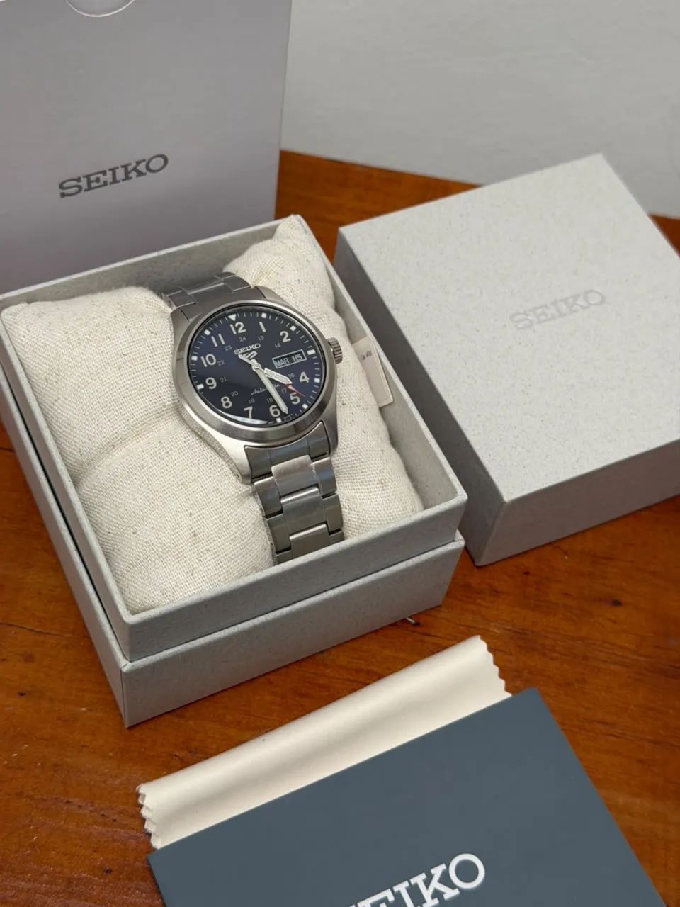 Relógio Seiko 5 Sports Field 