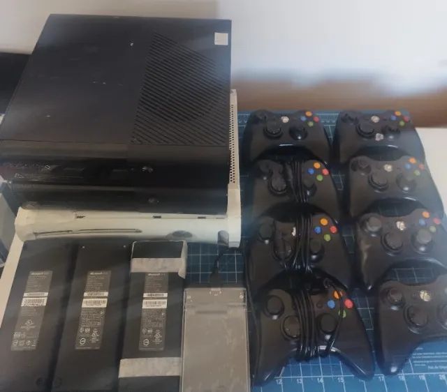 Lote Xbox e acessórios com defeito (leia atentamente)