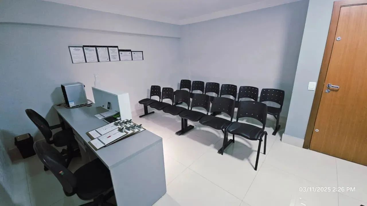 Aluga-se Sala Comercial Mobiliada - Foto 2