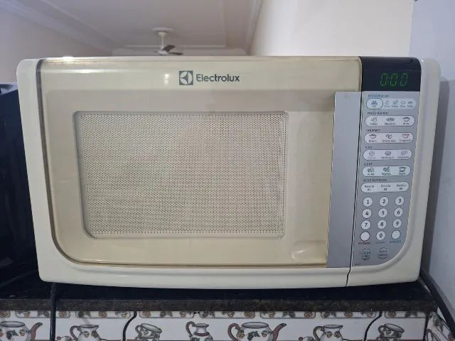 Microondas Eletrolux 31L - Foto 2