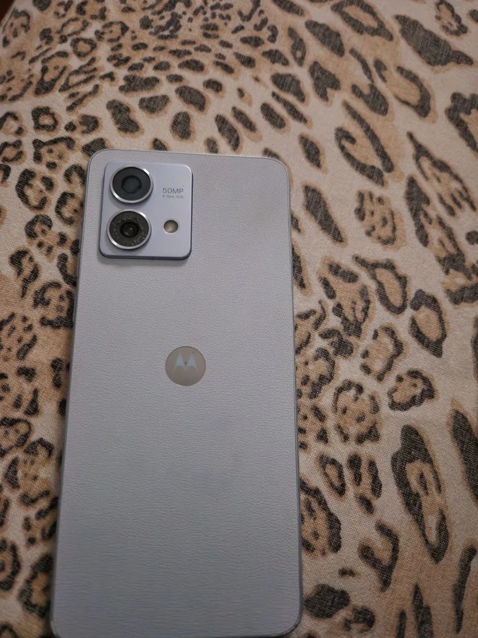 Moto g84 