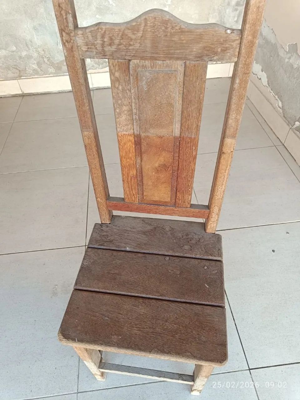 Mesa madeira maciça com 6 cadeiras  - Foto 3