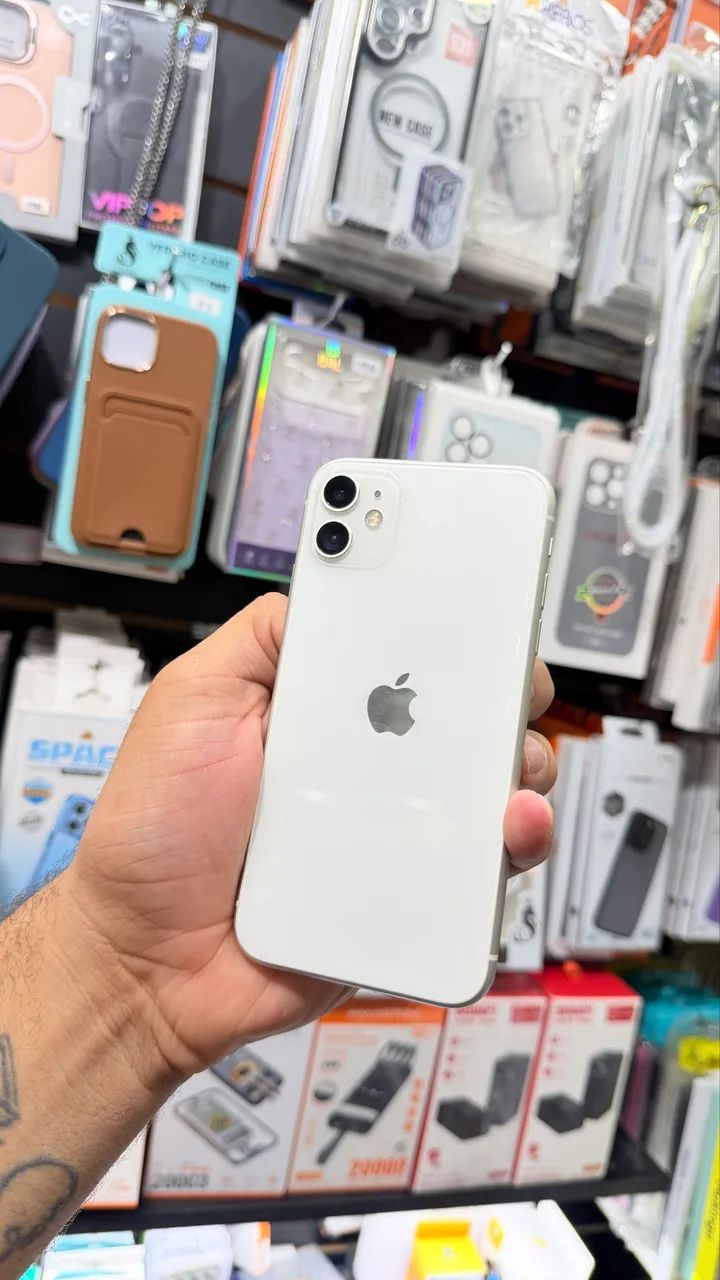 iPhone 11 64 gigas - Celulares e Smartphones - Zona Industrial