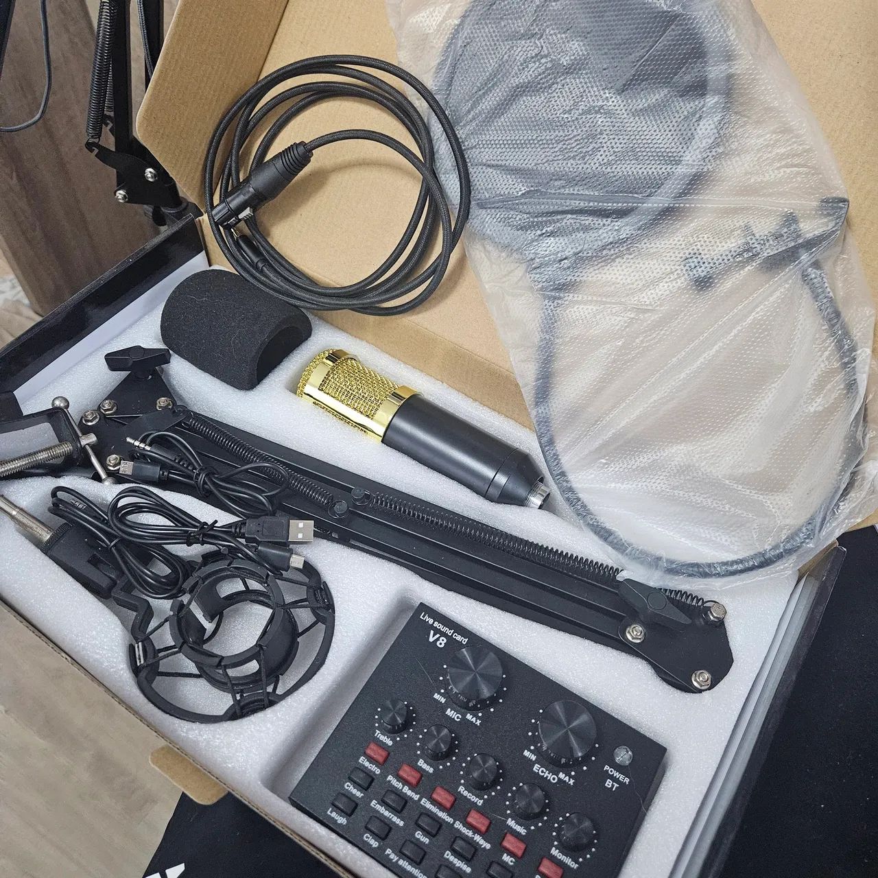 Kit microfone profissional Cardioid com interface de audio