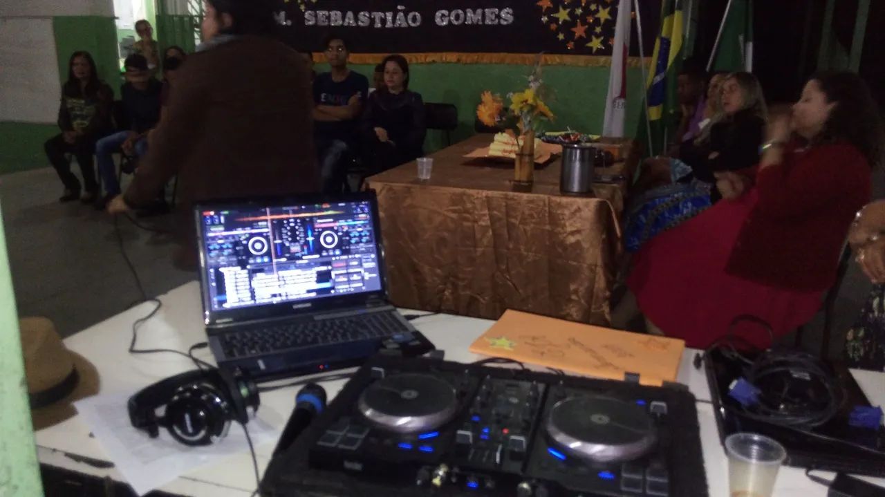 Controladora Hércules DJControl AIR Plus  - Foto 4
