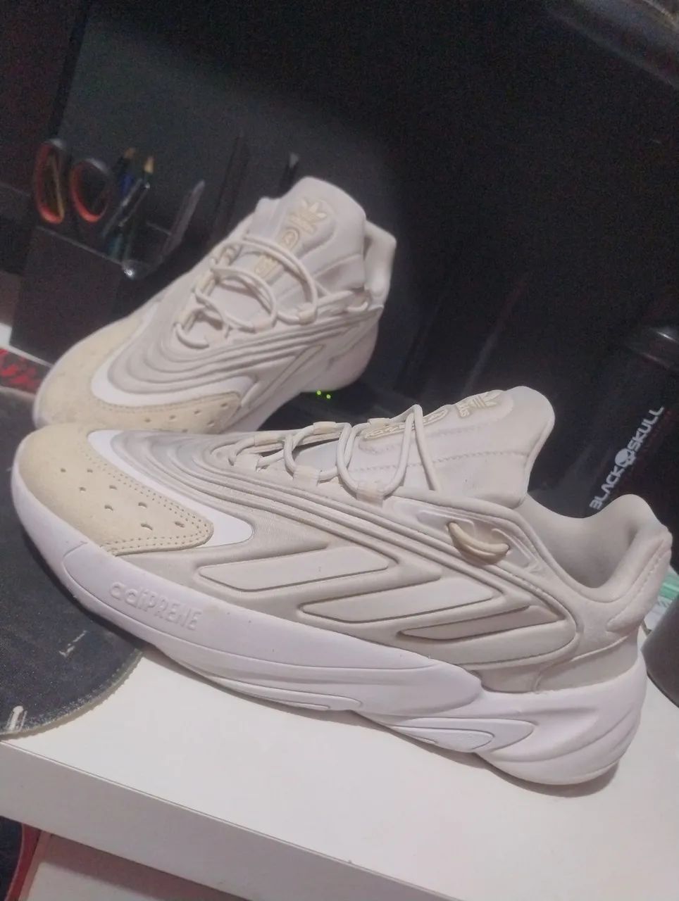 Adidas ozelia 