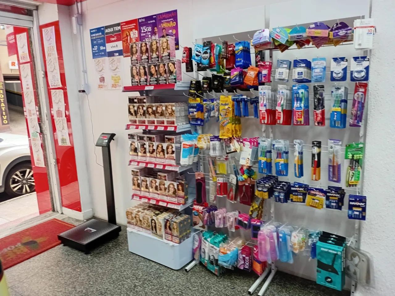  OPORTUNIDADE ÚNICA - VENDE-SE FARMÁCIA COMPLETA E FUNCIONANDO  - Foto 2