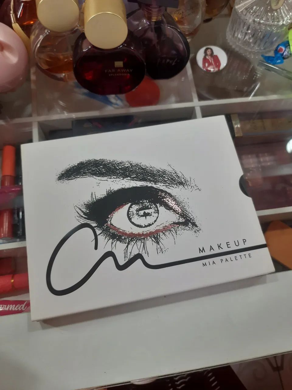 Mia Palette (Anahí)