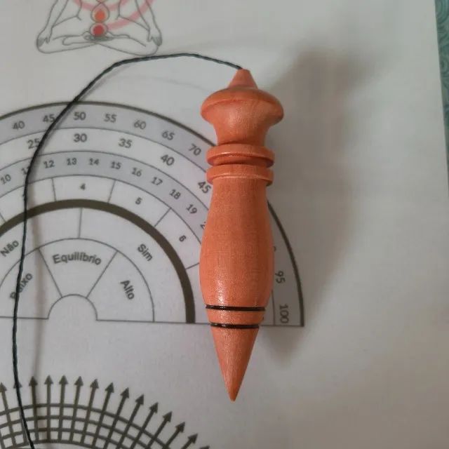 Pêndulo de Madeira com Chumbo Reiki Radiestesia  - Foto 3