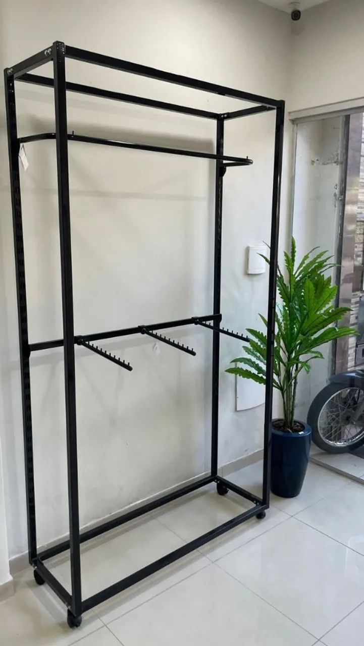 Arara de metal para loja de roupas  - Foto 5