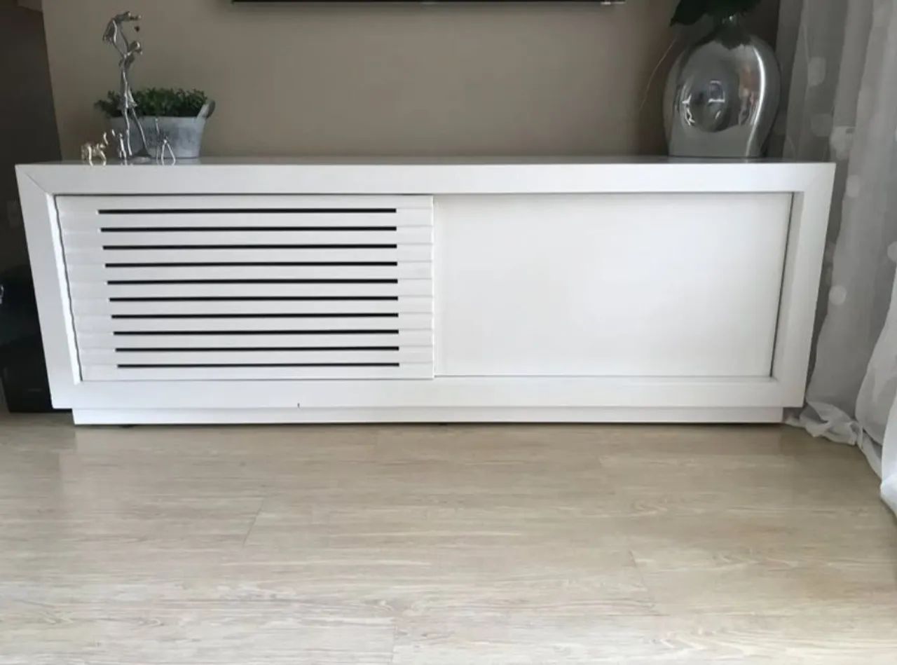 Rack Branco em Laca marca Líder Interiores 