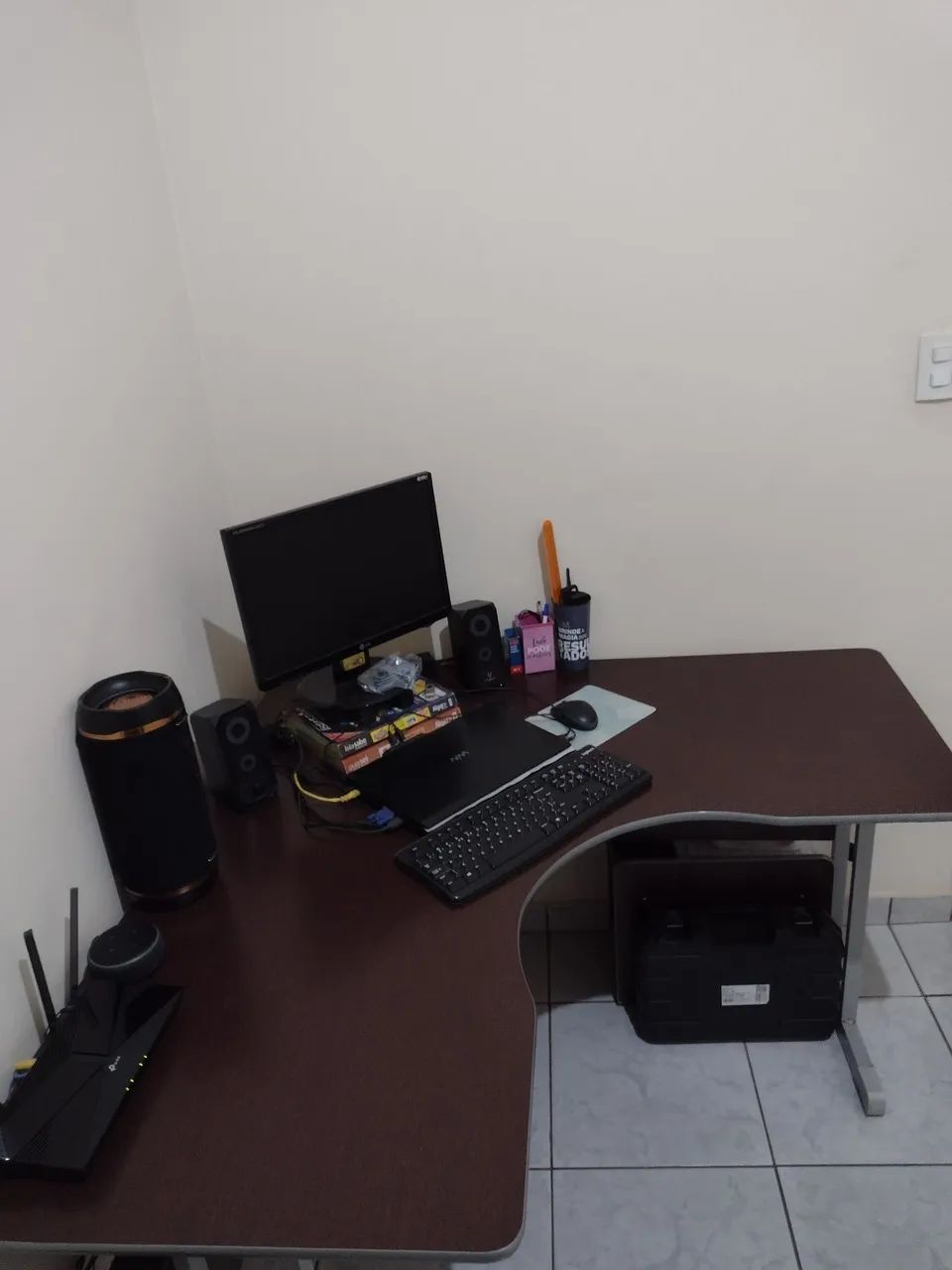 Mesa em MDF para Escritório, Estudos, Home Office 