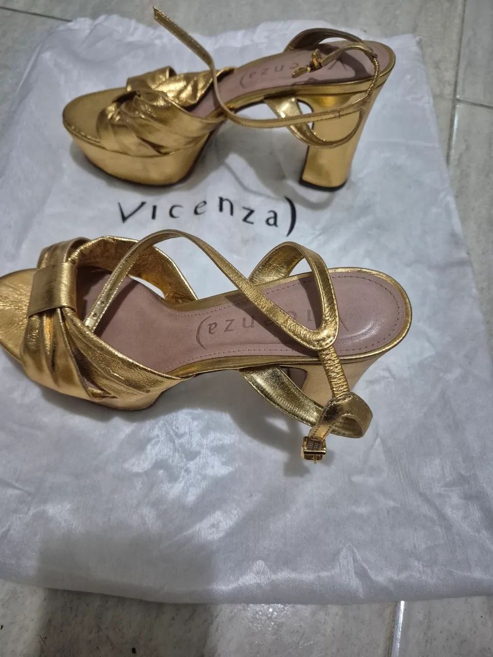 Vendo sandália  - Foto 2