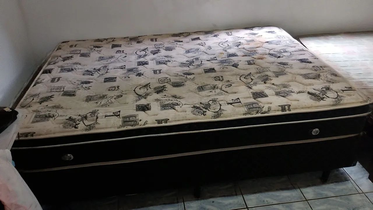 Cama de casal e coxão junto