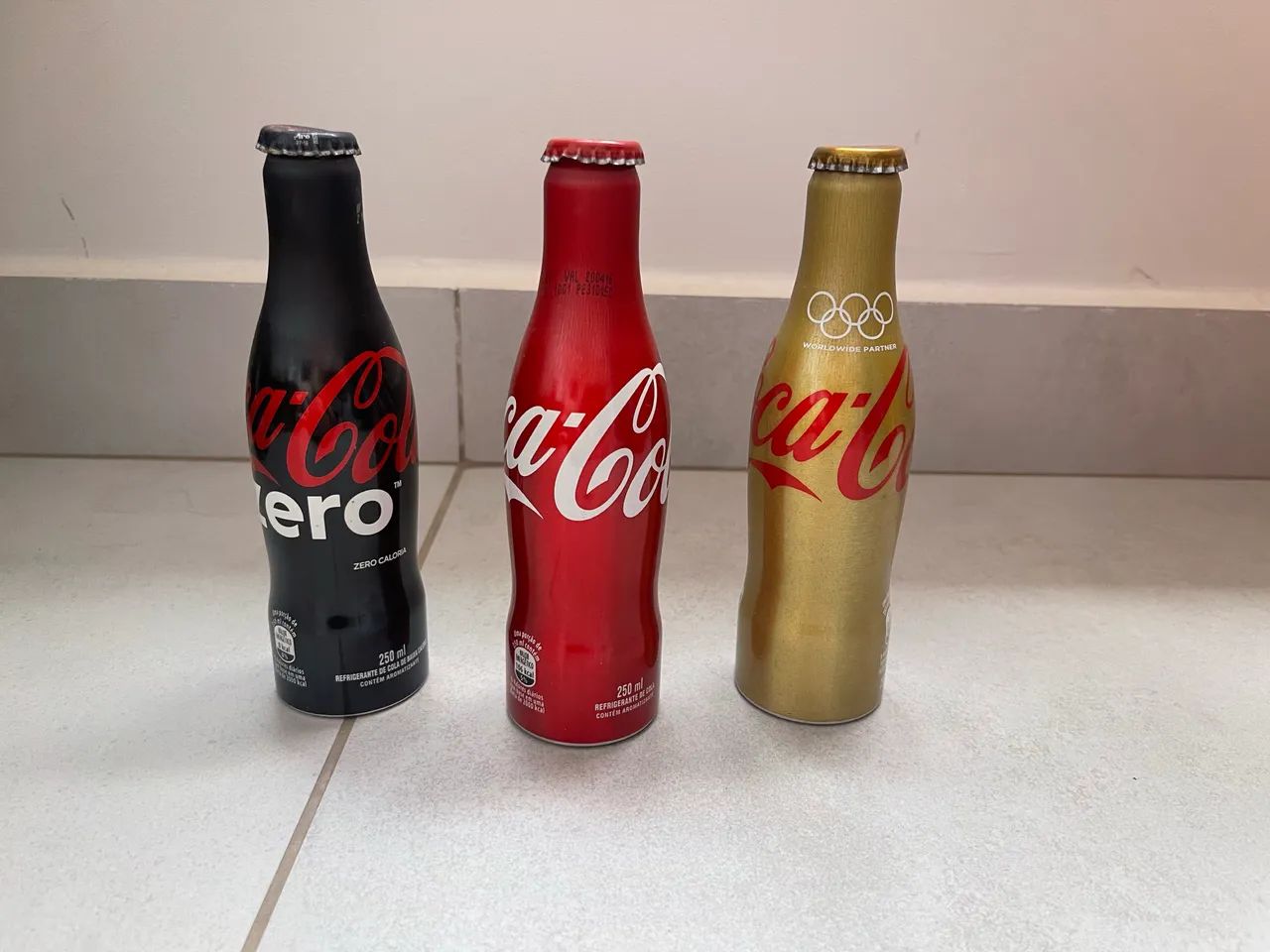 Lote Garrafas de alumínio - Coca, Skol, Brahma  - Foto 2