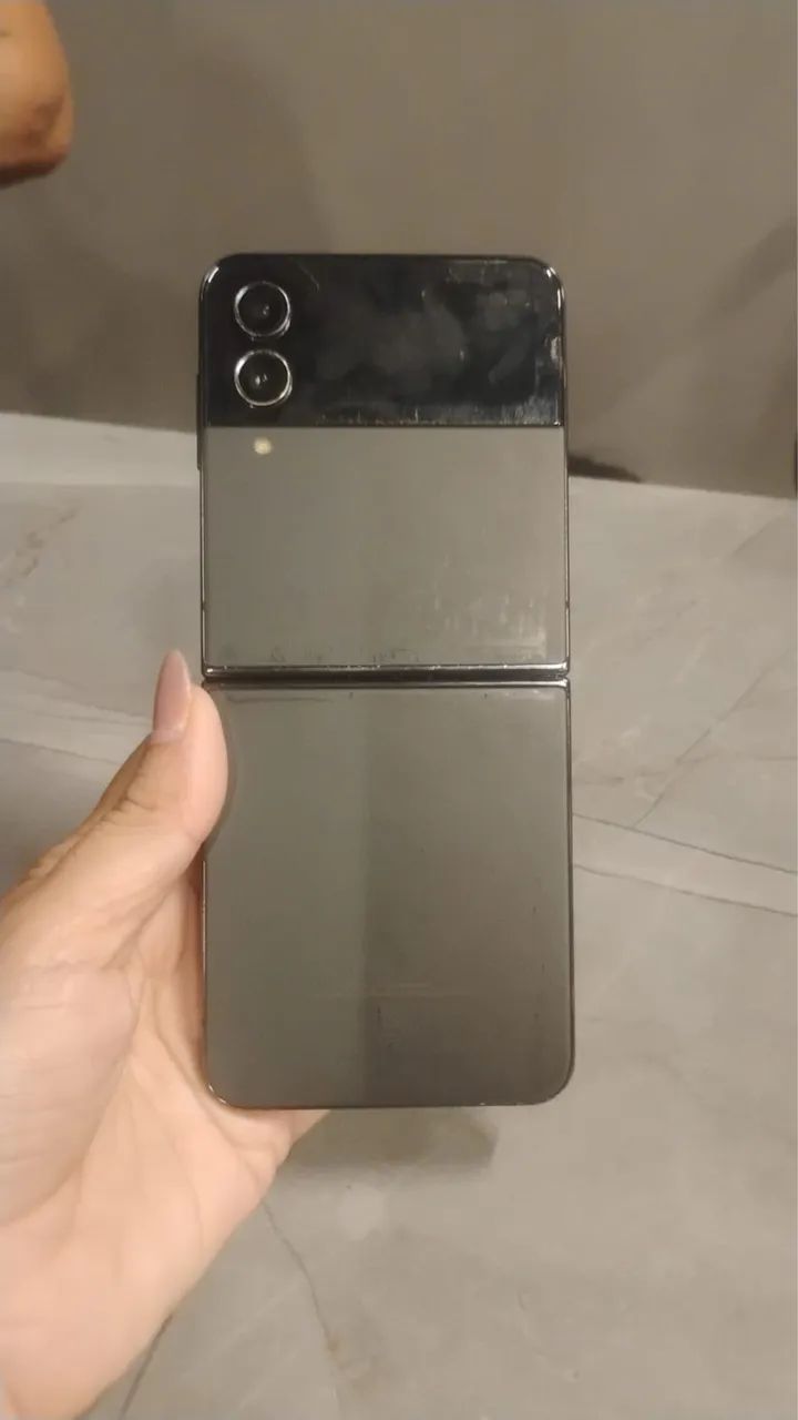 Samsung Galaxy Z Flip4