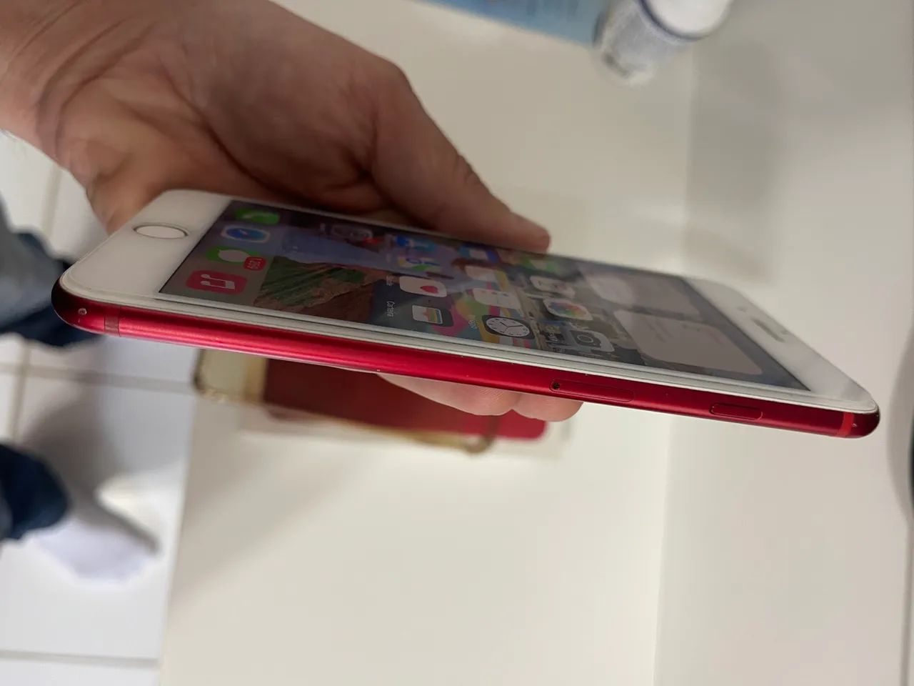 iPhone 7 Plus impecável com caixa original e chave de tirar cartão  - Foto 2