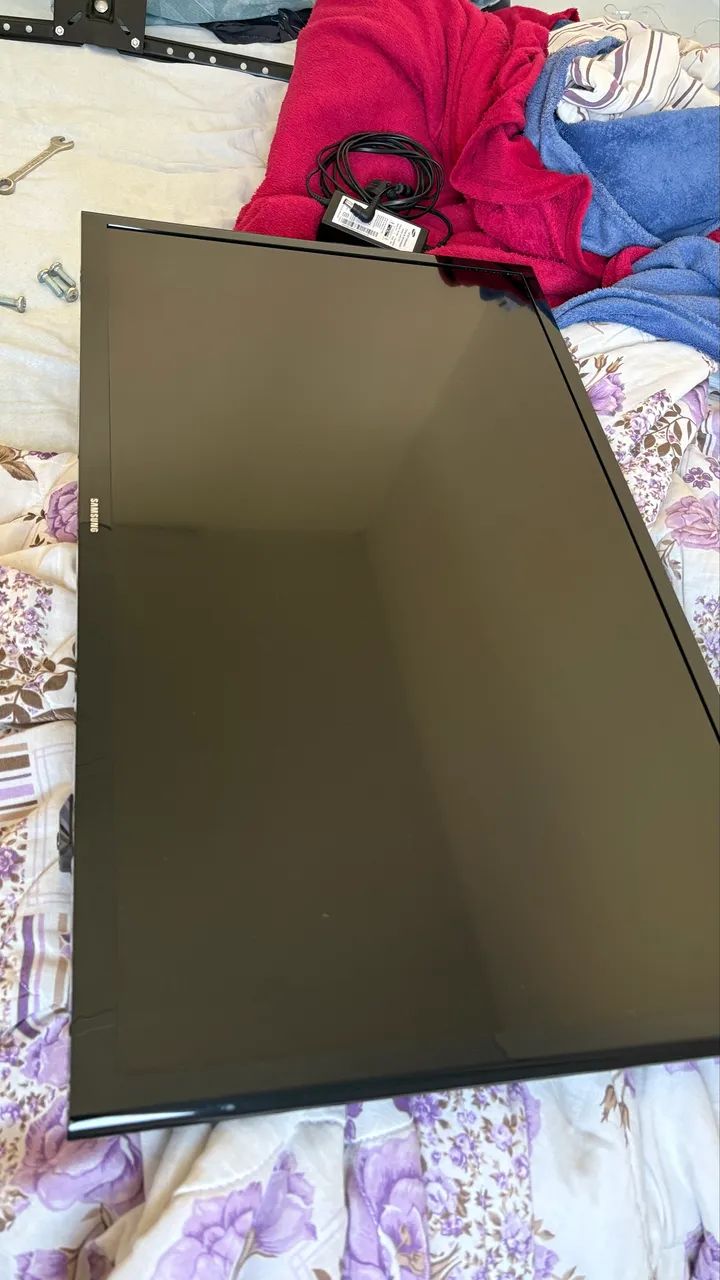 A Samsung UN32J4300AG é uma Smart TV LED - Foto 2