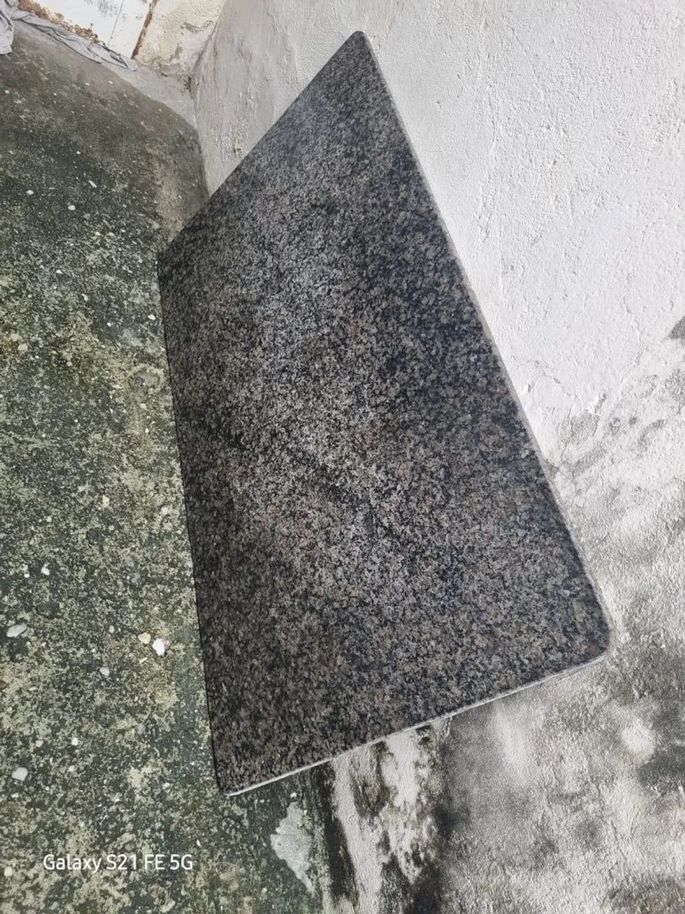 Mesa de mármore para 6 cadeiras 