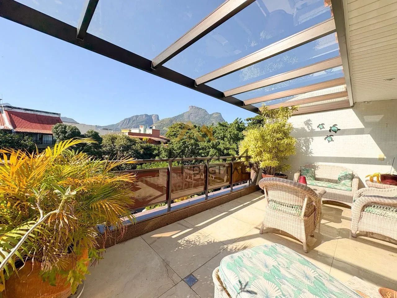 Excelente cobertura com 4 quartos no Jardim Oceânico- Barra da Tijuca. REF: CO0419