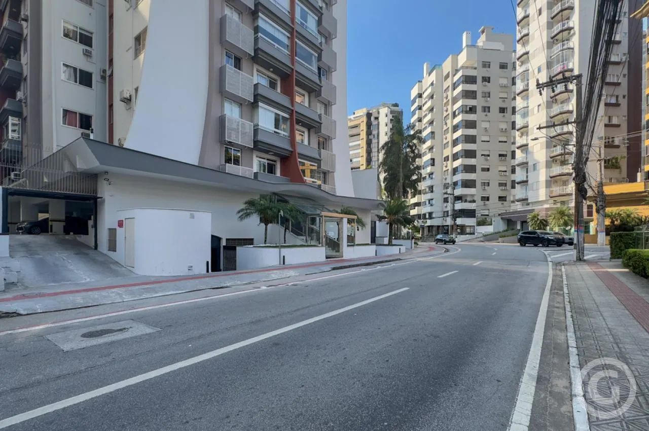 Apartamento semimobiliado com vaga de garagem no Centro de Florianópolis - Foto 5