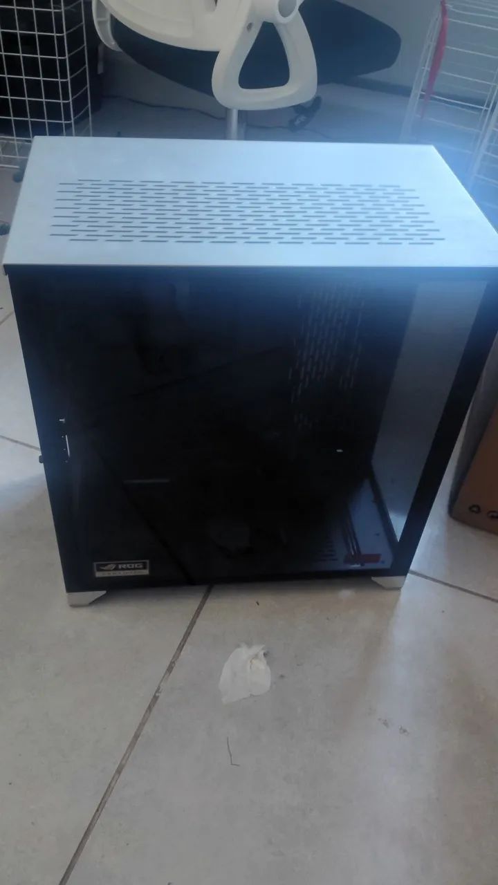 Gabinete Lian li Rog xl - Foto 2
