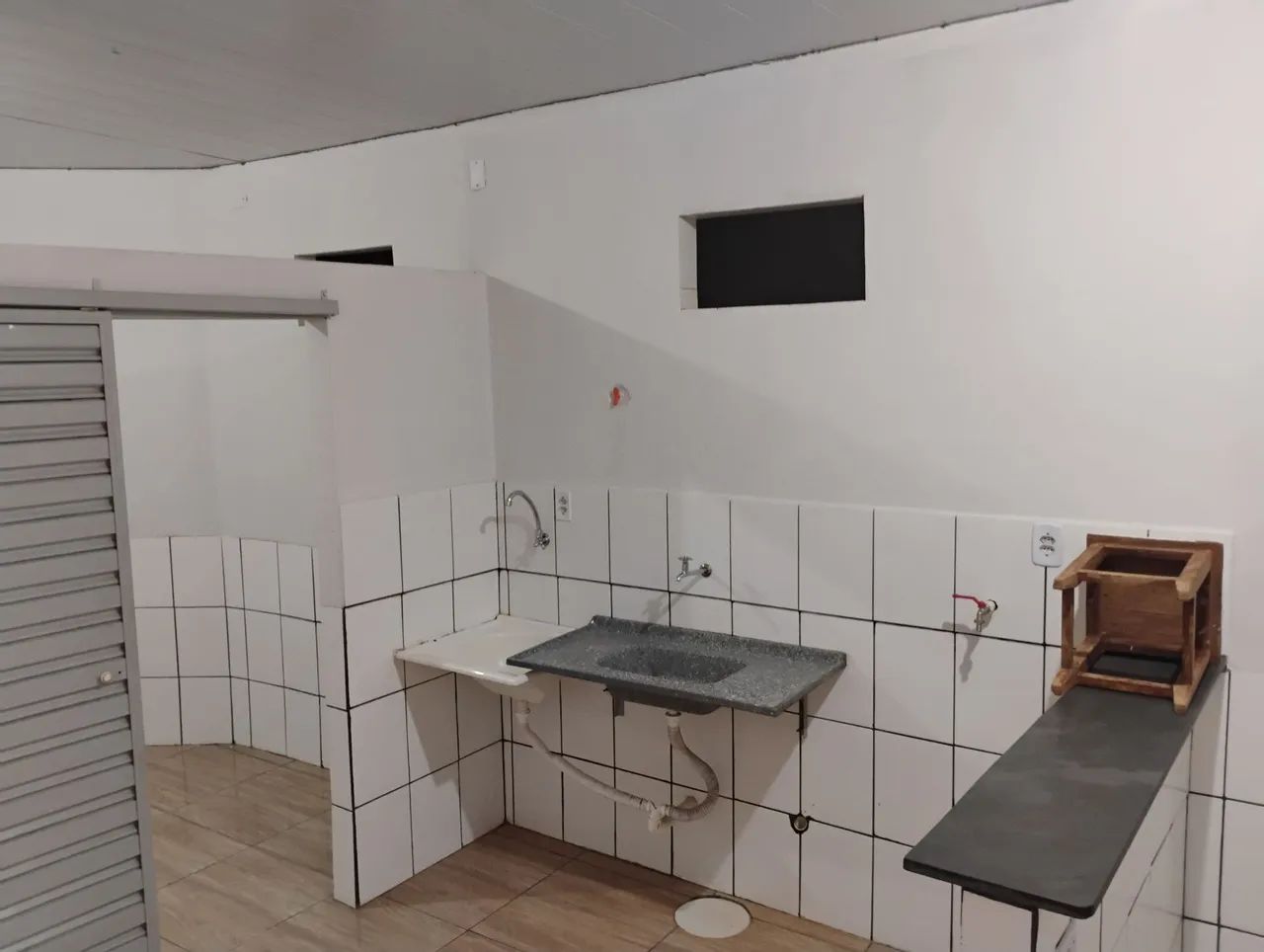Kitnet no bairro Alexandrina, Anápolis - Foto 4