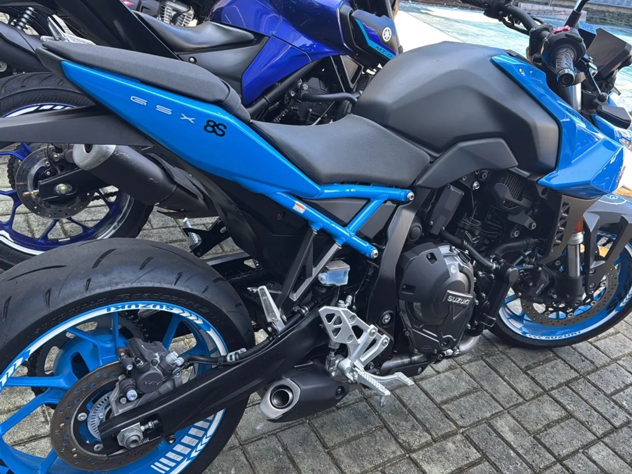 SUZUKI GSX 8S - Foto 4