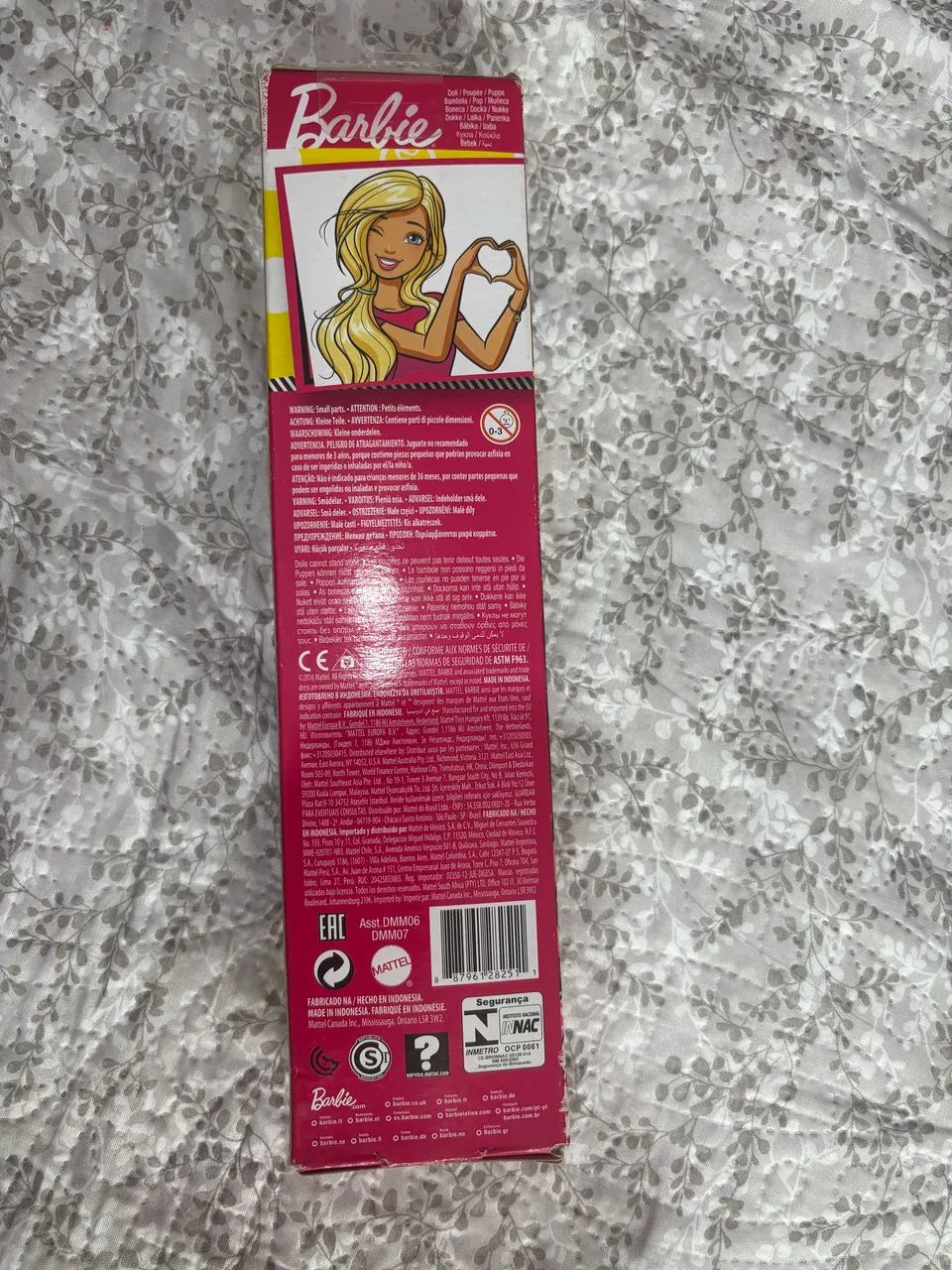 Boneca Barbie Princesa Básica Mattel  - Foto 2