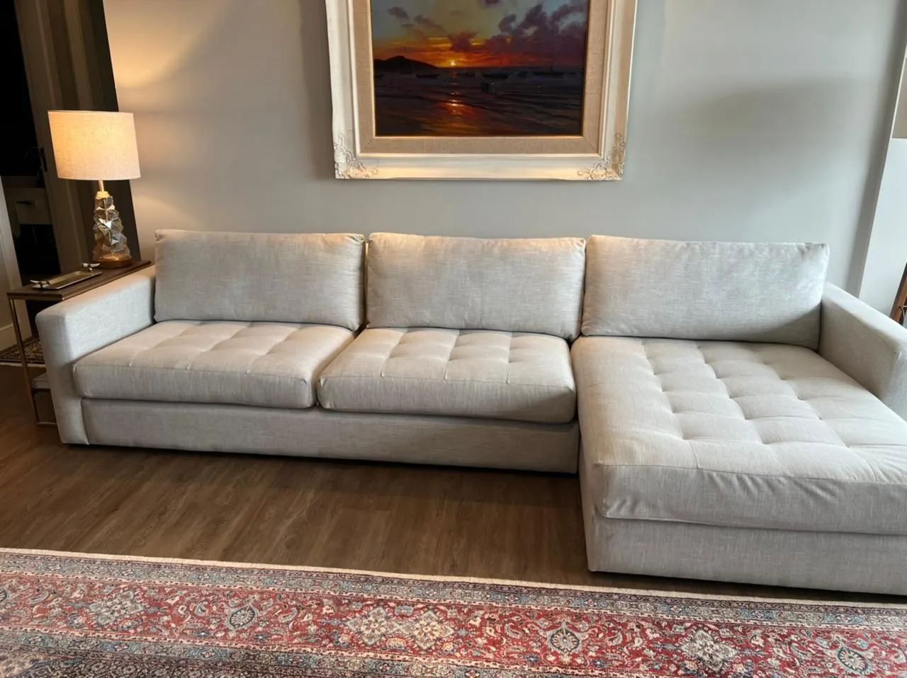 Lindo sofá com chaise