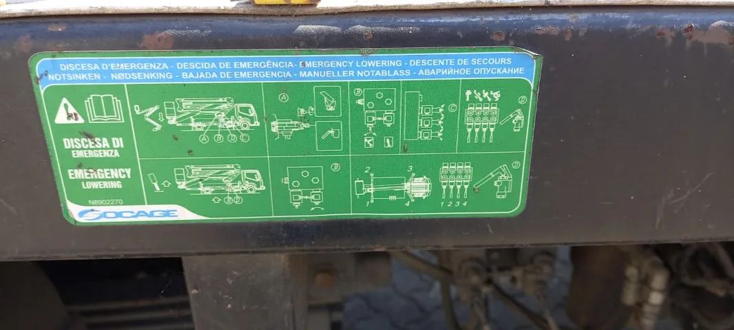 ACCELO 1016 2020 COM PLATAFORMA ELEVATÓRIA BAIXO KM - Foto 5