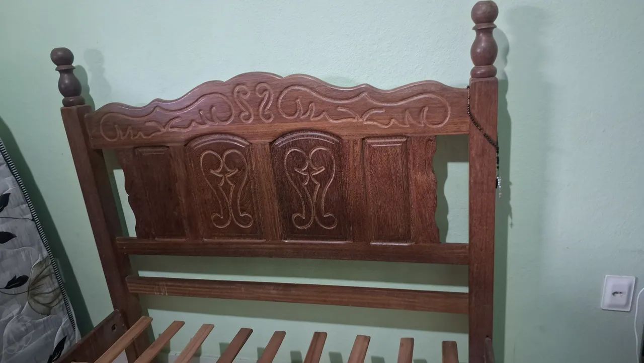 Cama casal em madeira sucupira - Foto 3