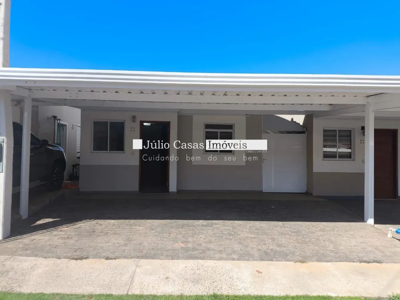 Venda de casa em condomínio com 03 quartos na Zona Oeste