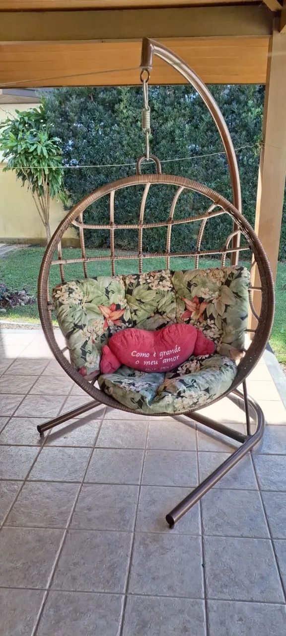 Balanço com cesto, perfeito para varandas
