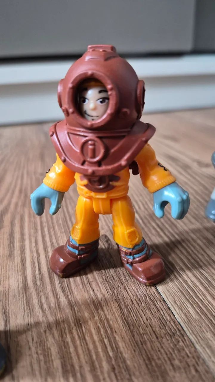 Bonecos articulados Imaginext com acessórios  top demais. - Foto 2
