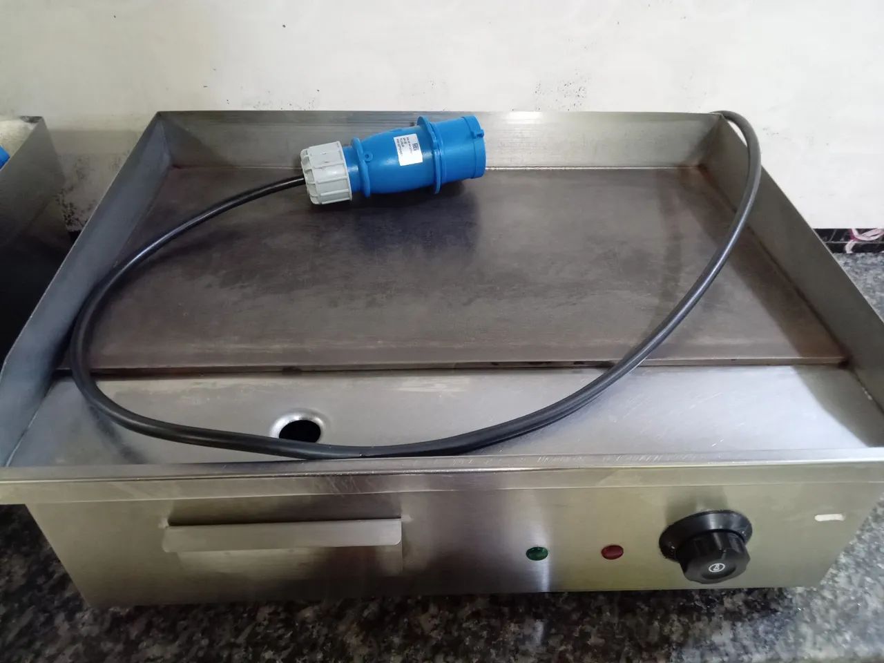 Chapa elétrica para lanches 