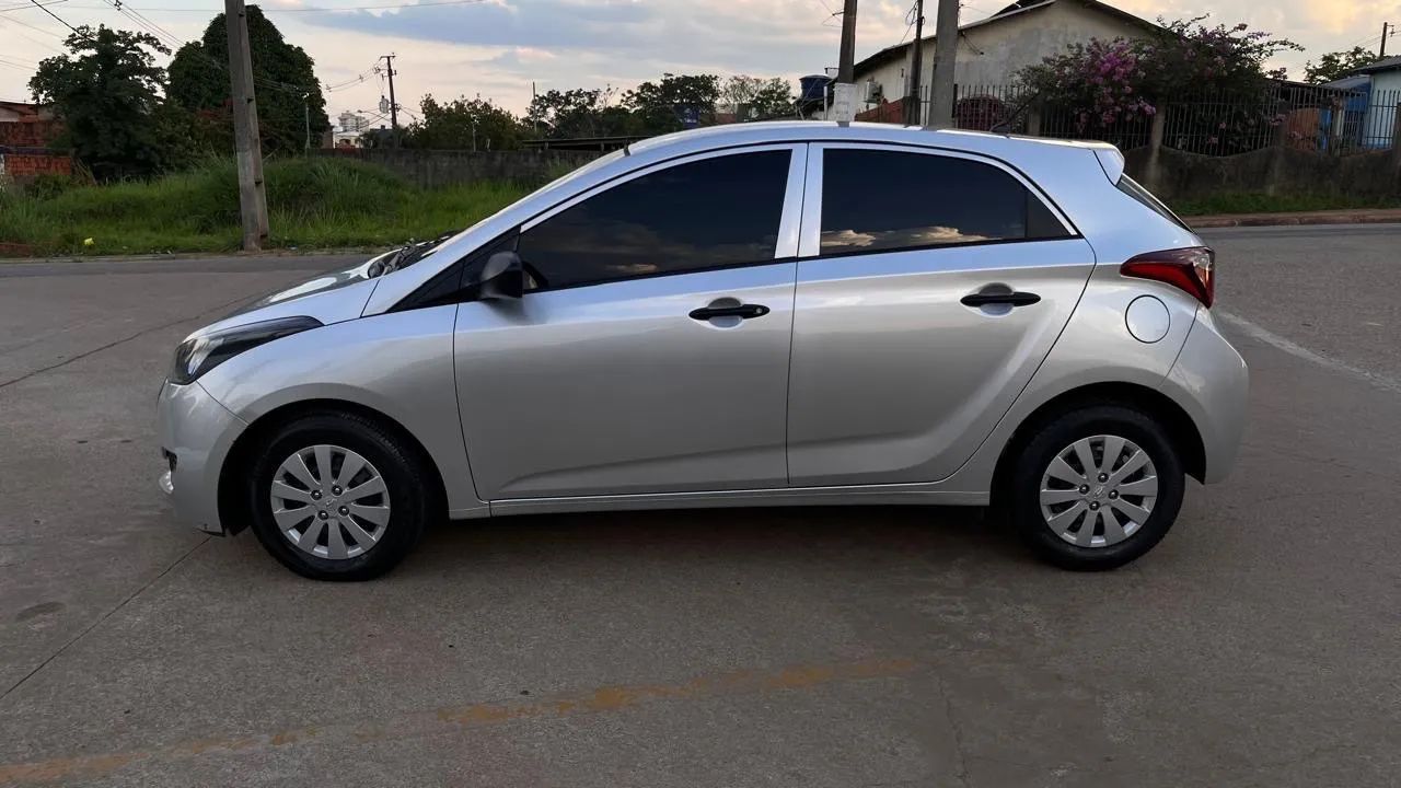 Hyundai HB20 Unique 1.0 Flex 12V Mec. 2019 - Foto 4