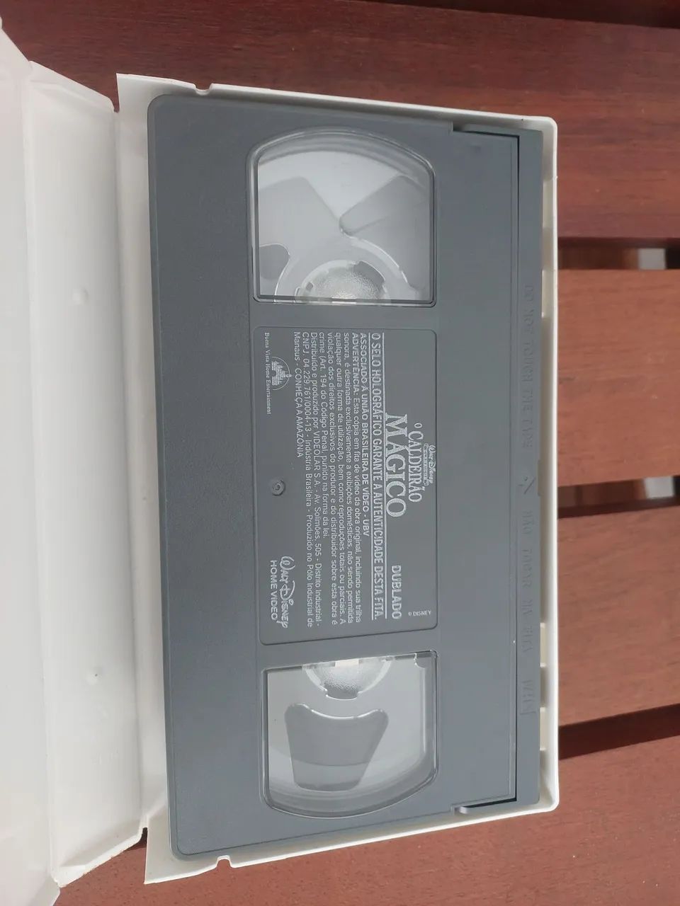 Fita VHS - O Caldeirão Mágico - Dublado - Usado - Foto 4