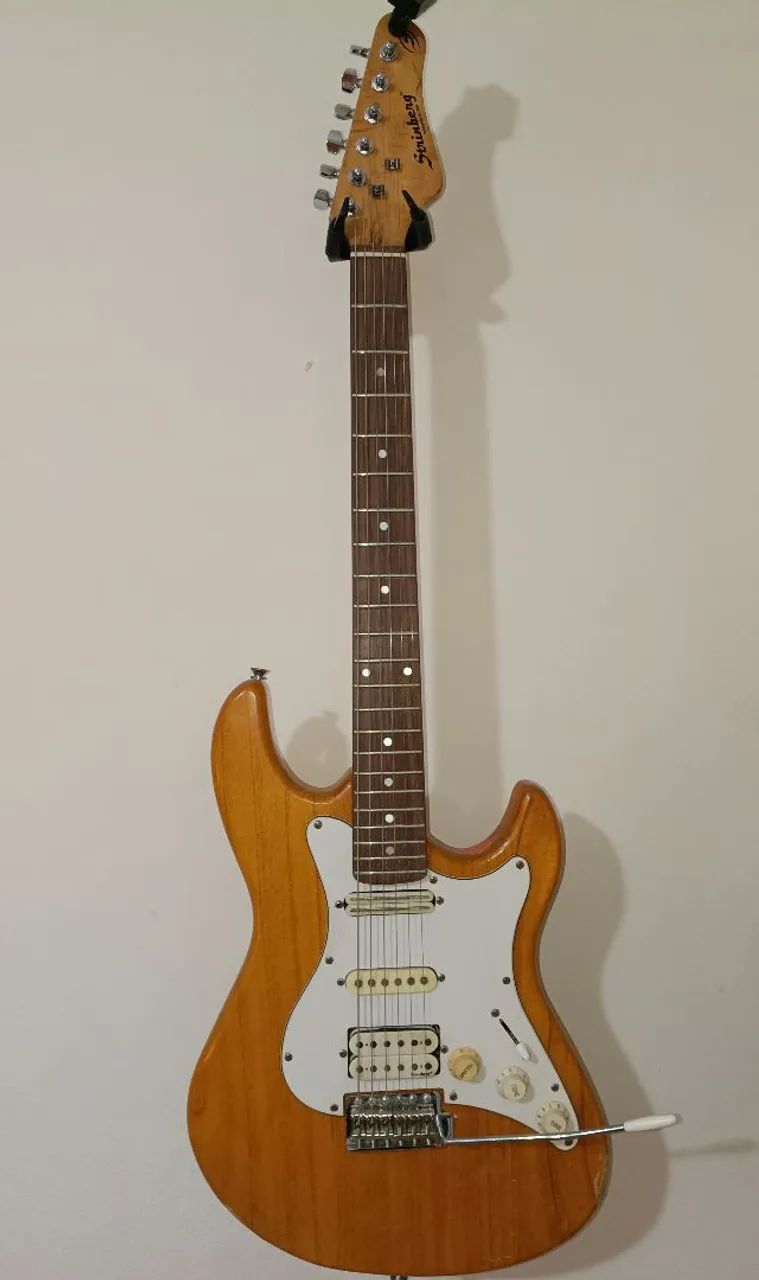 Guitarra Strinberg customizada com upgrades 