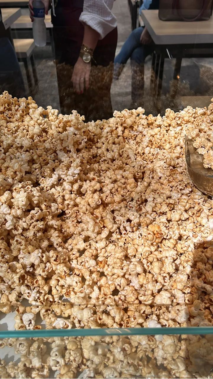 Vaga para trabalhar na gula de pipoca