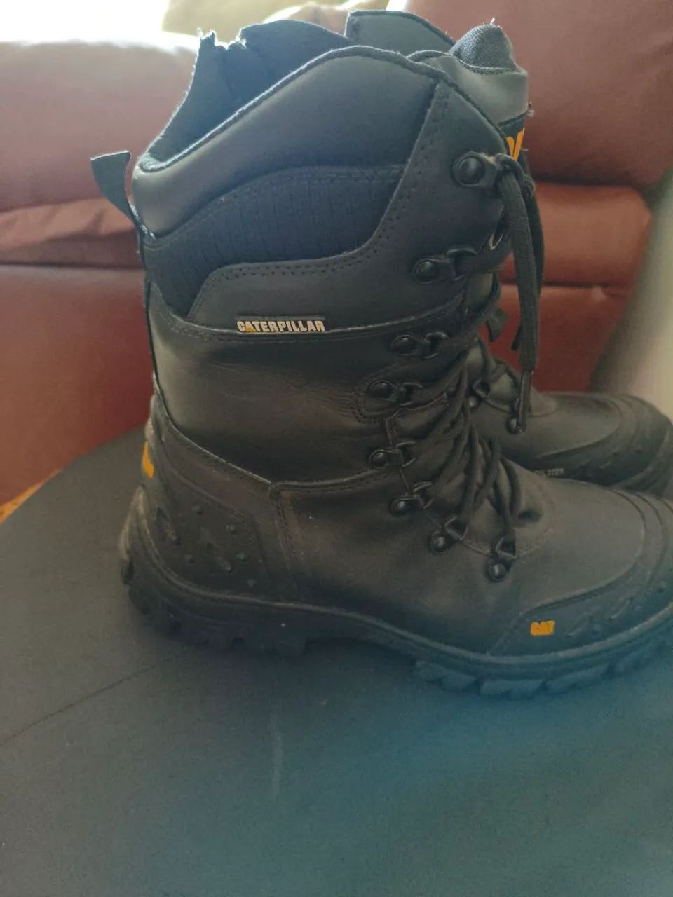 Bota coturno semi nova com pequenas avarias que saem com graxa ótima para Vigilantes / B.C - Foto 2