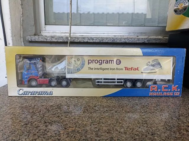 Miniaturas de caminhões Volvo e Scania - Foto 4