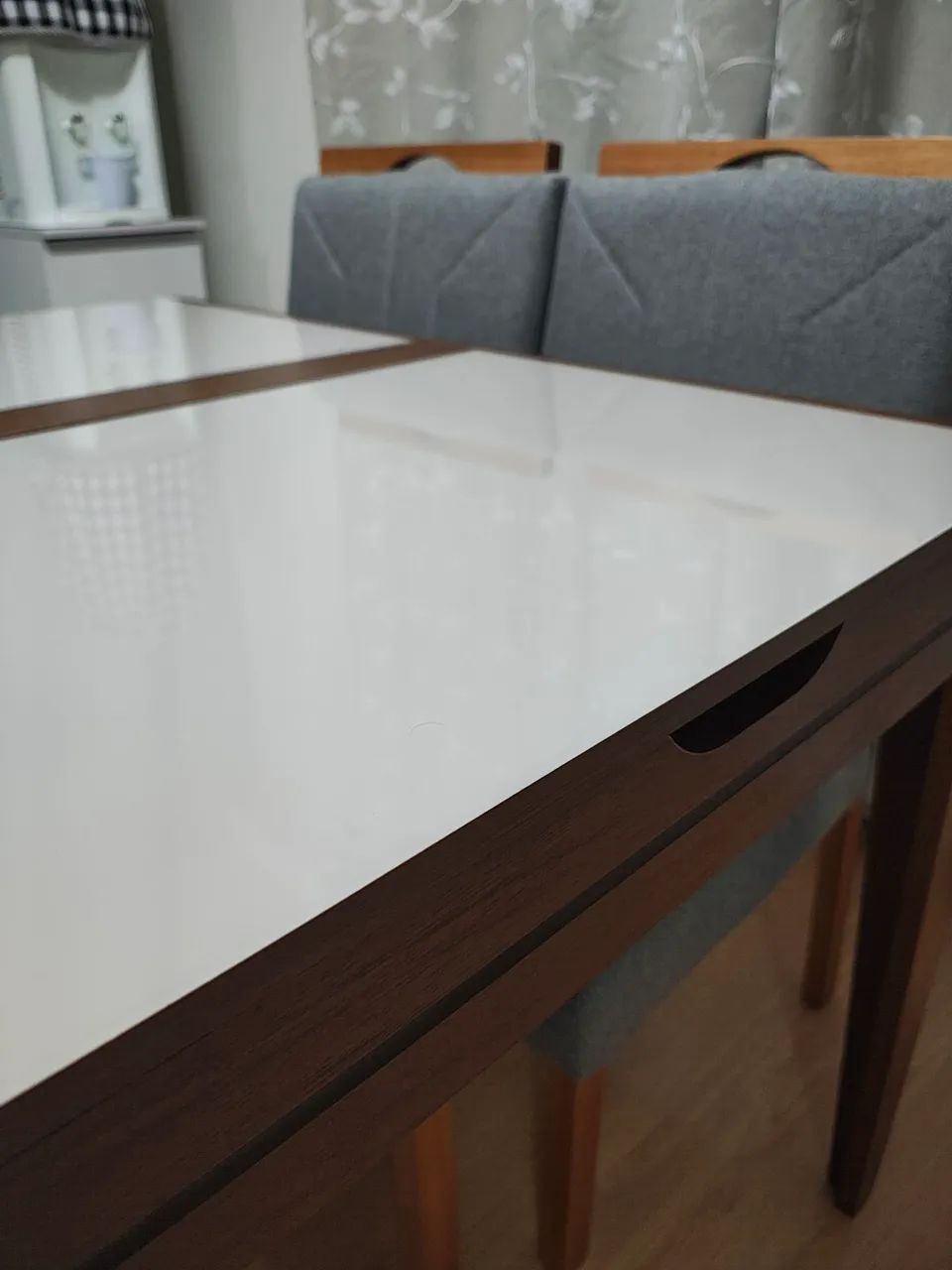 Mesa Extensível 4 Lugares + 4 Cadeiras Impermeabilizadas - Foto 4