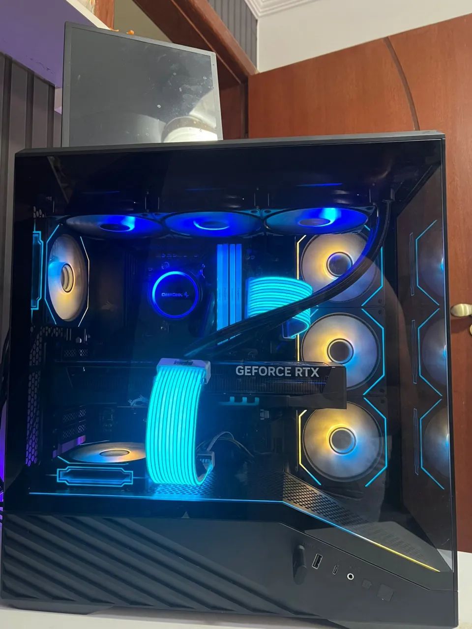 PC gamer - rtx5070 + R7 5700x3d + LianLi + 32gb