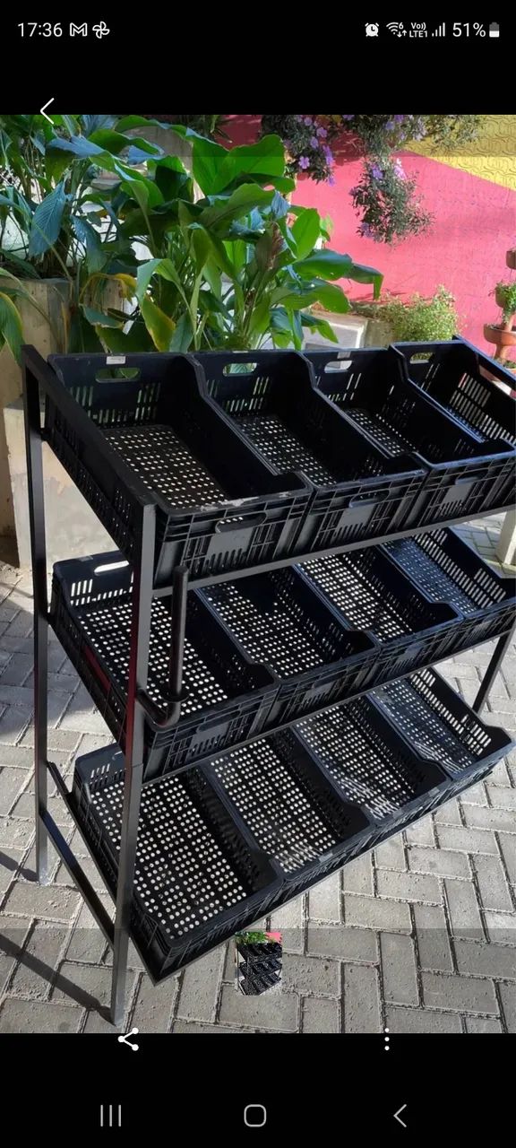 Expositor de frutas e legumes com 12 caixas e suporte para sacola