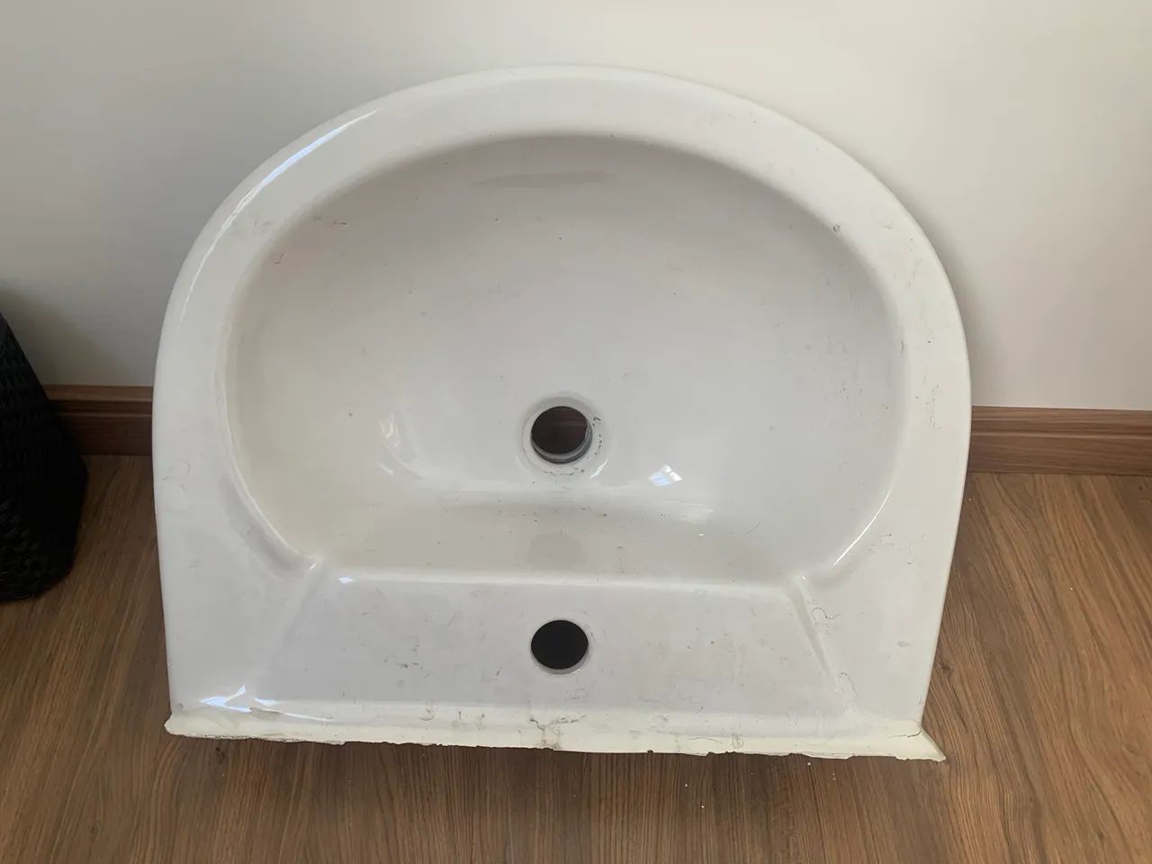 Bathroom sink439340805559439360