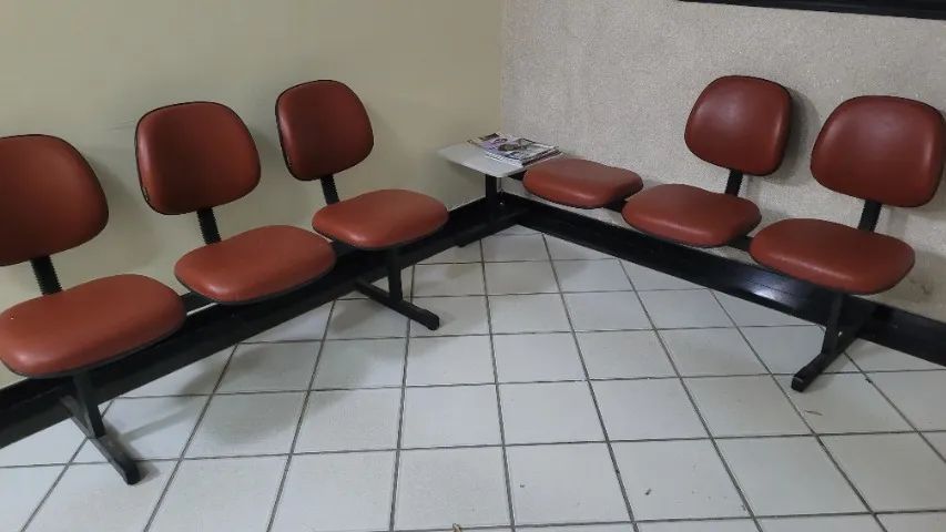 Cadeira longarina 