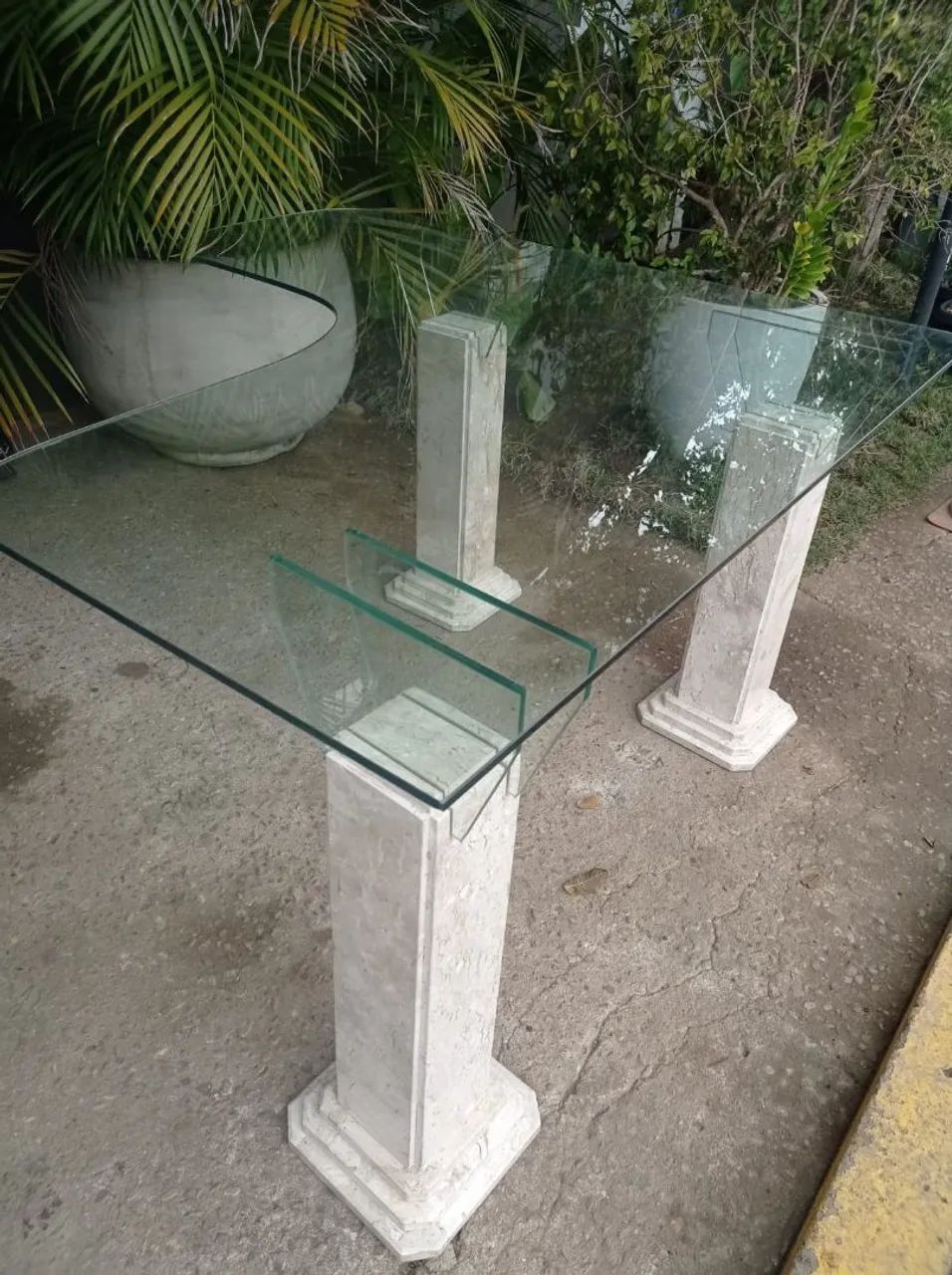VENDO MESA DE VIDRO PÉ DE MÁRMORE  - Foto 3