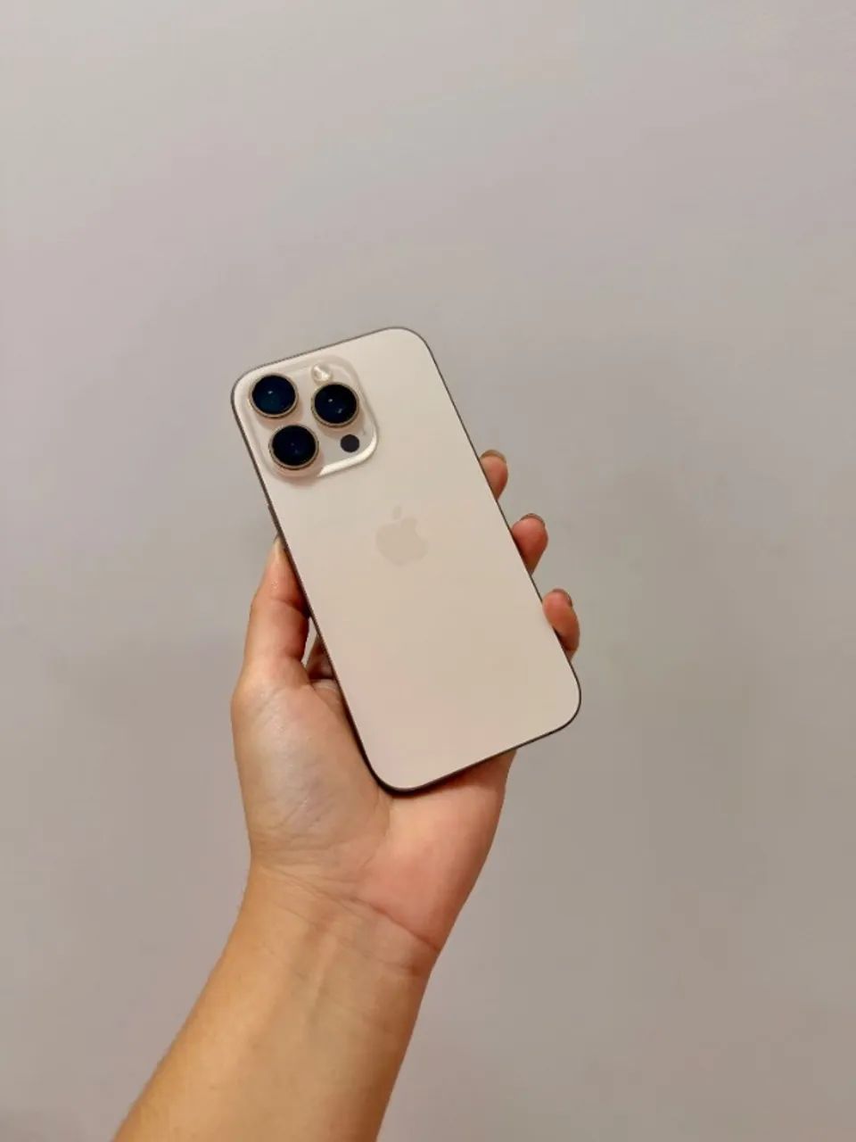 Apple iPhone 16 Pro (256 GB) - Titânio-deserto - Foto 3