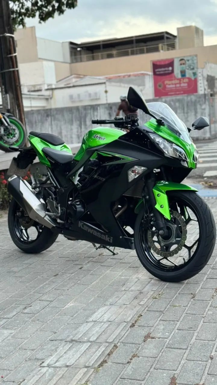 KAWASAKI NINJA 300 VERDE